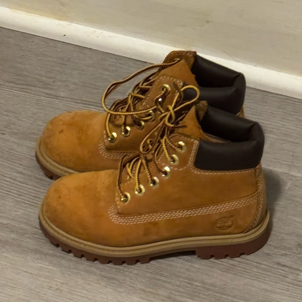 Timberland 6” Leather Work Boots Boys Size 11 Suede Waterproof Wheat Nubuck